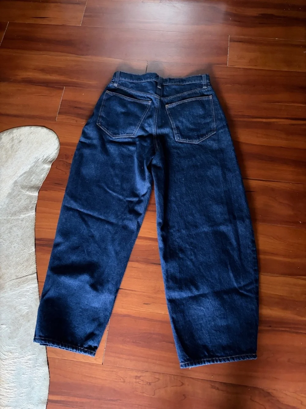 Universal Thread Navy Denim High-Rise Easy Barrel Jeans Sz 6 - Picture 5 of 5